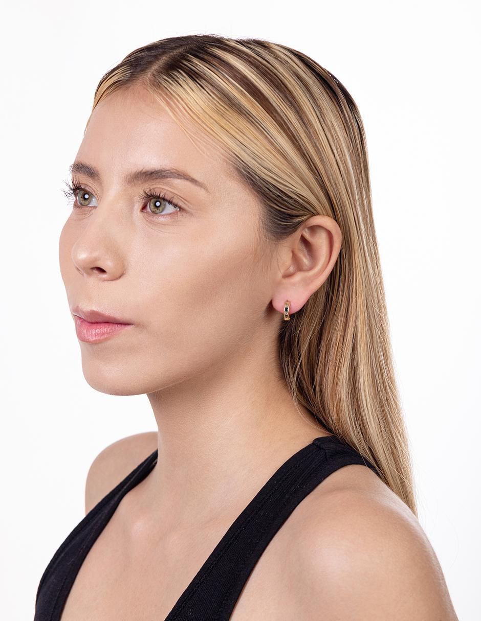 Aretes de aro de oro 10 K con acabado brillante 3