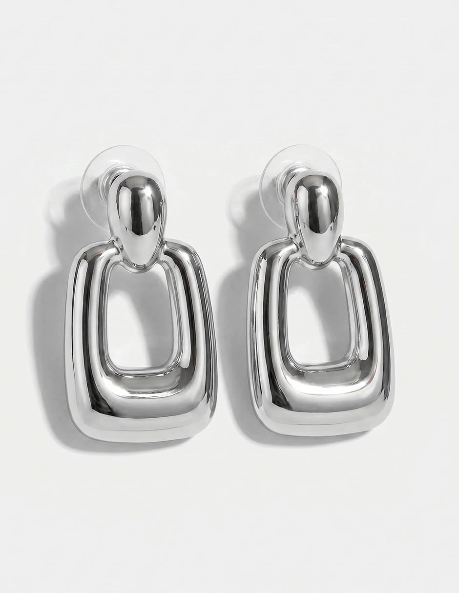 Aretes largos con acabado brillante 3