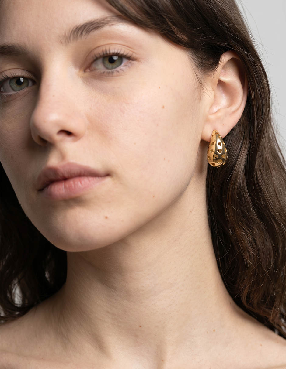 Aretes cortoss de gota con acabado brillante Aretes cortoss de gota con acabado brillante