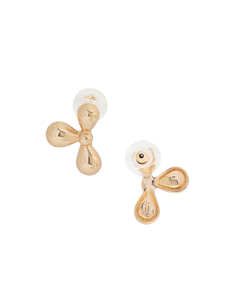 Aretes de flor con acabado brillante 4