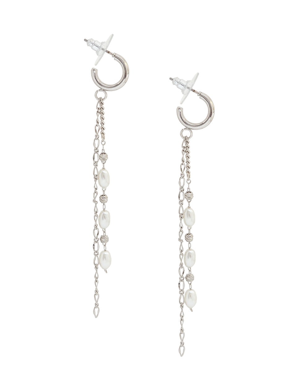 Aretes ovalados con acabado lustre perla Aretes ovalados con acabado lustre perla