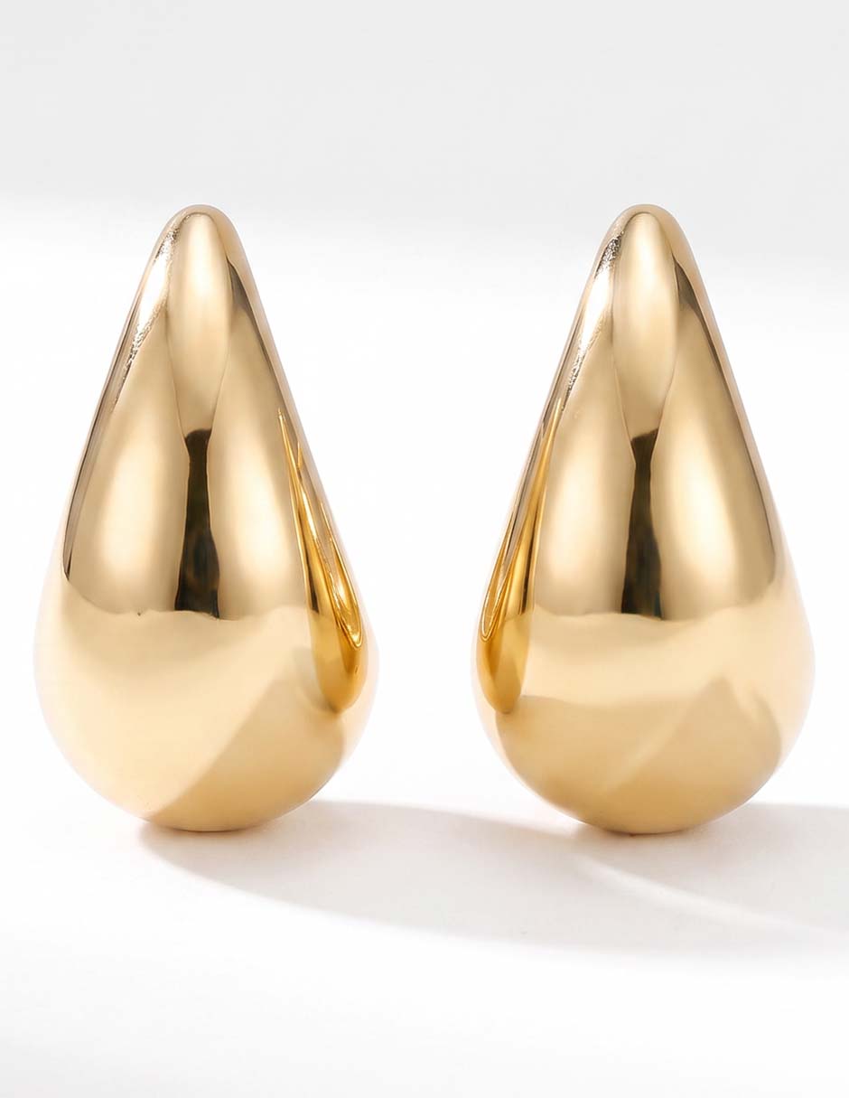 Aretes largos con acabado brillante 1