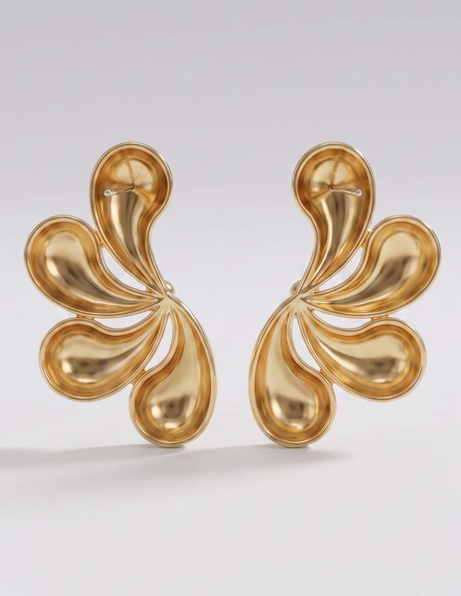 Aretes largos de flor con acabado brillante 3