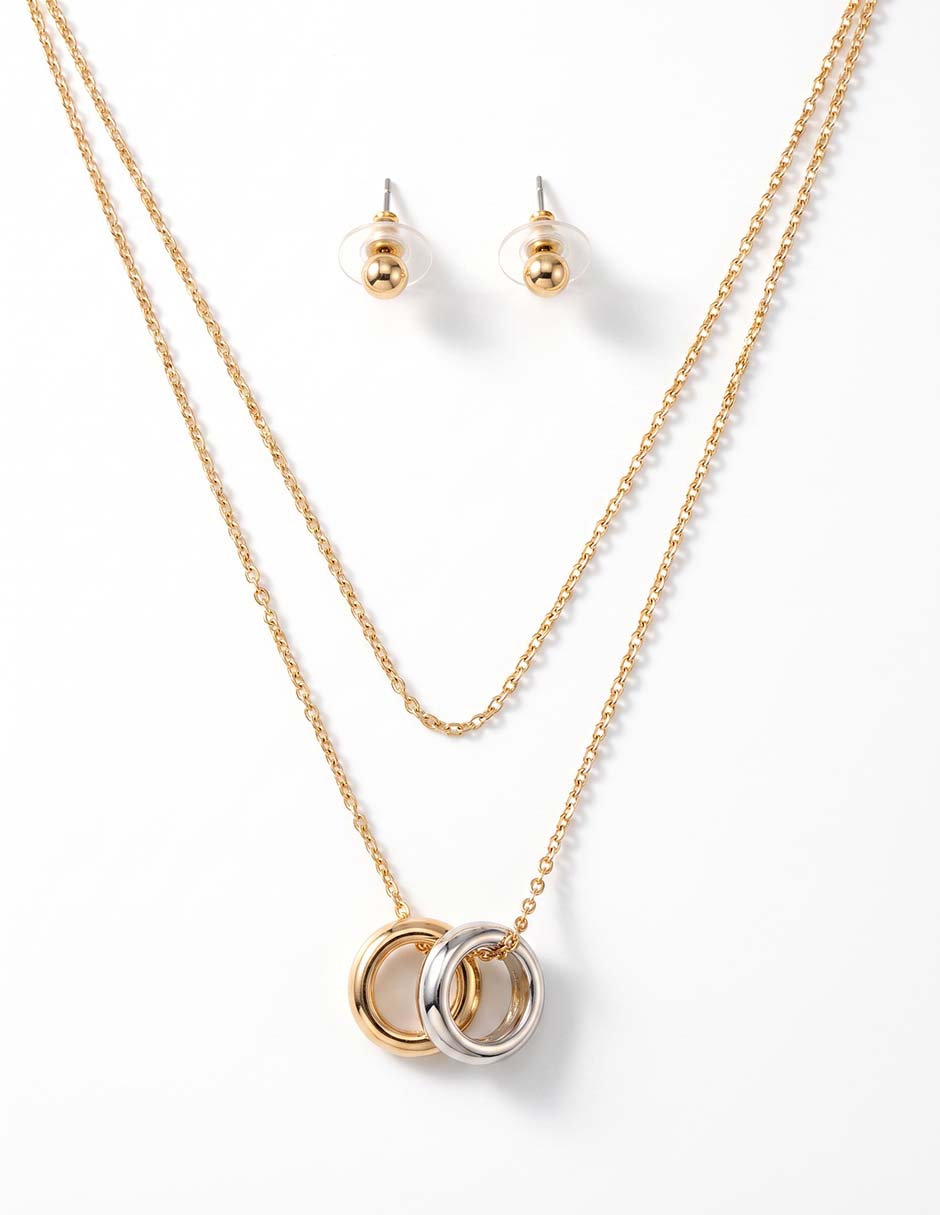 Aretes y collar Aretes y collar