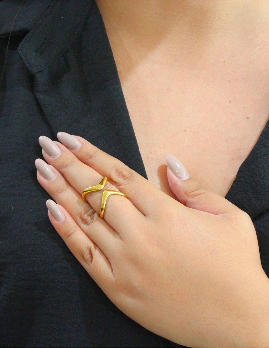 Anillo de mariposa brillante