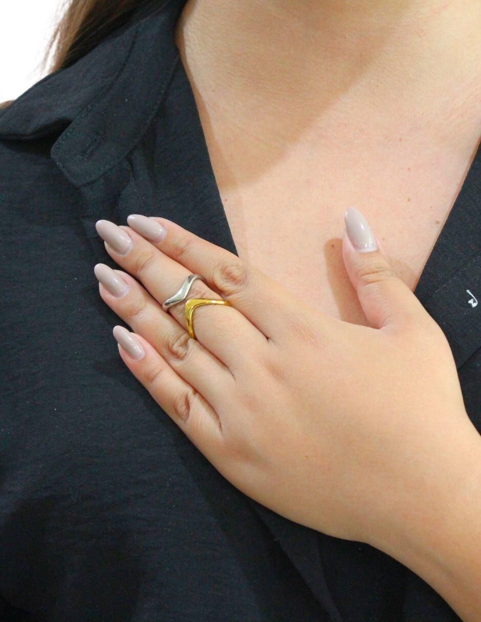Anillo de mariposa brillante