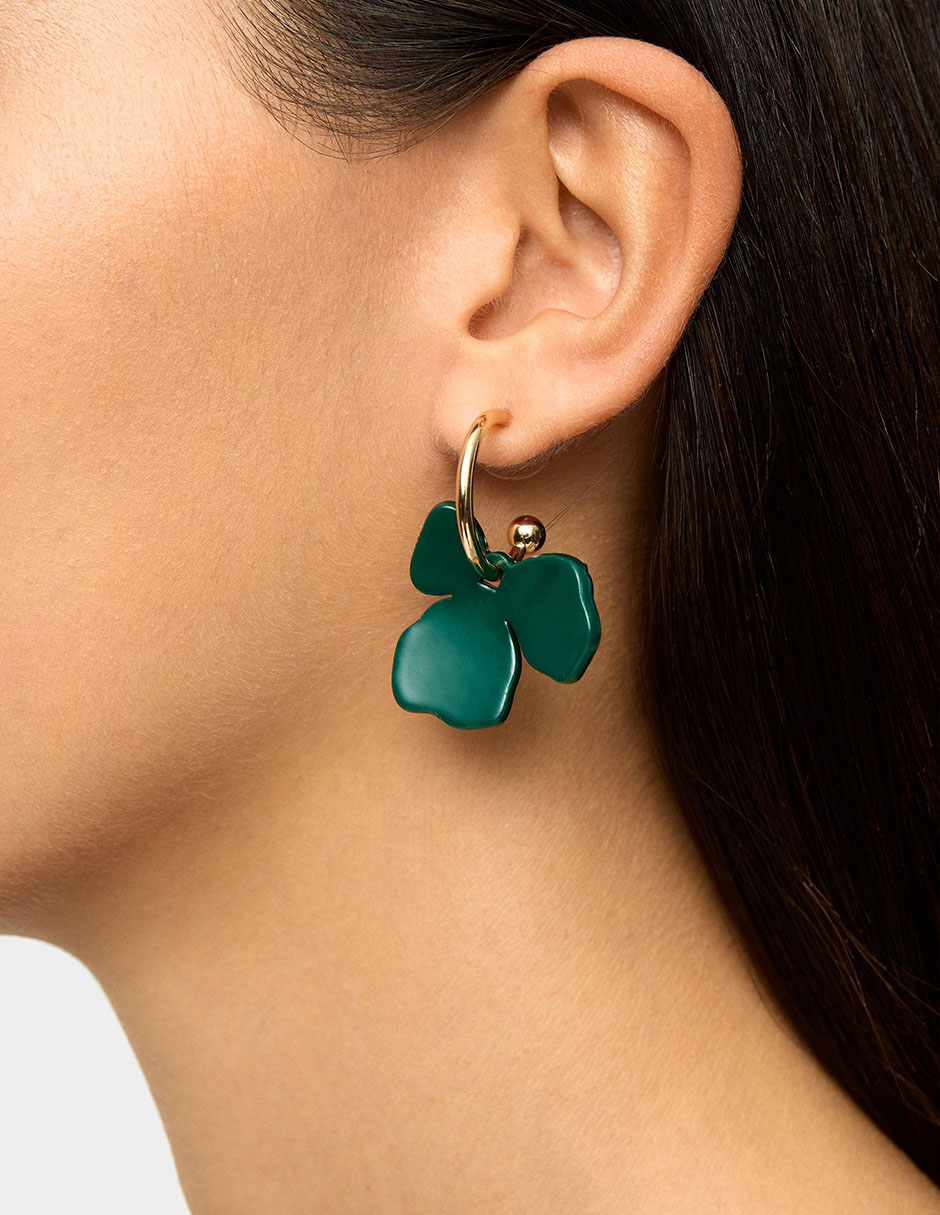 Aretes largos de flor Funky Harmony con acabado brillante