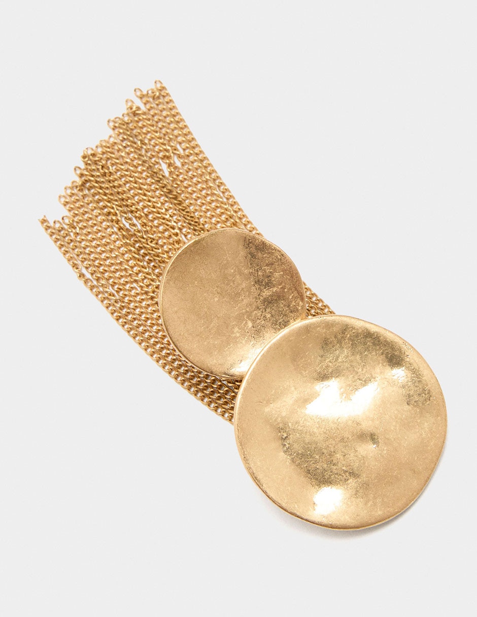 Aretes cortos con acabado pulido