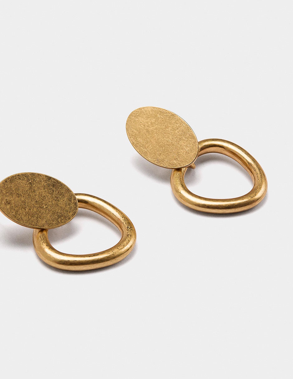 Aretes cortos con acabado pulido 2