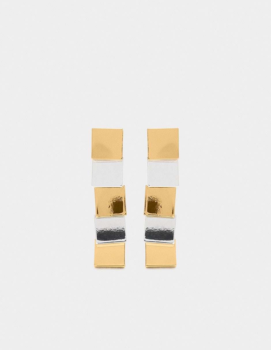 Aretes con acabado brillante Aretes con acabado brillante
