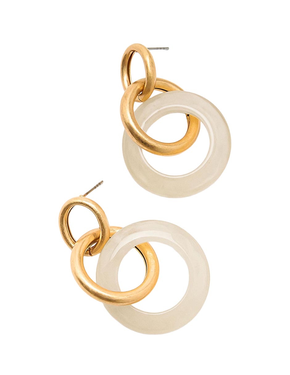 Aretes cortos con acabado mate