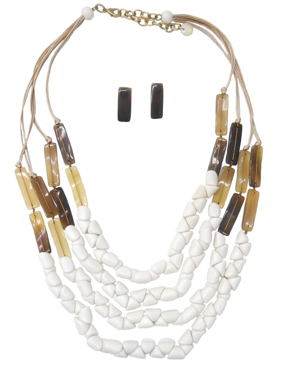 Aretes y collar Aretes y collar