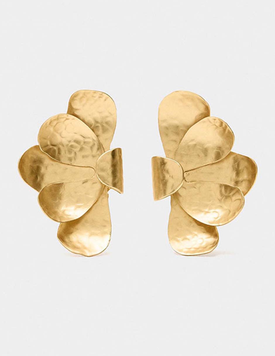 Aretes Golden Delicates con acabado liso Aretes Golden Delicates con acabado liso