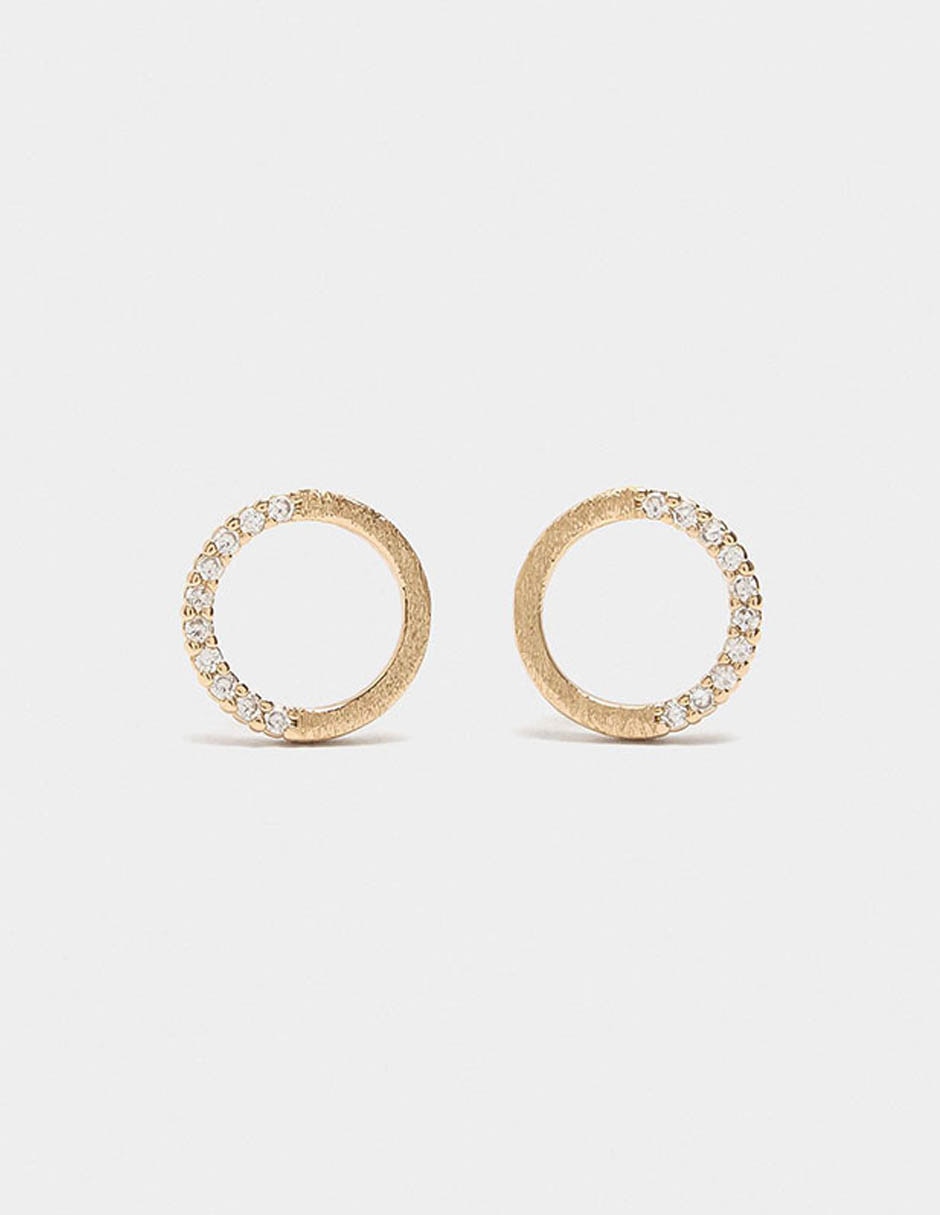 Aretes Golden Delicates con acabado liso Aretes Golden Delicates con acabado liso