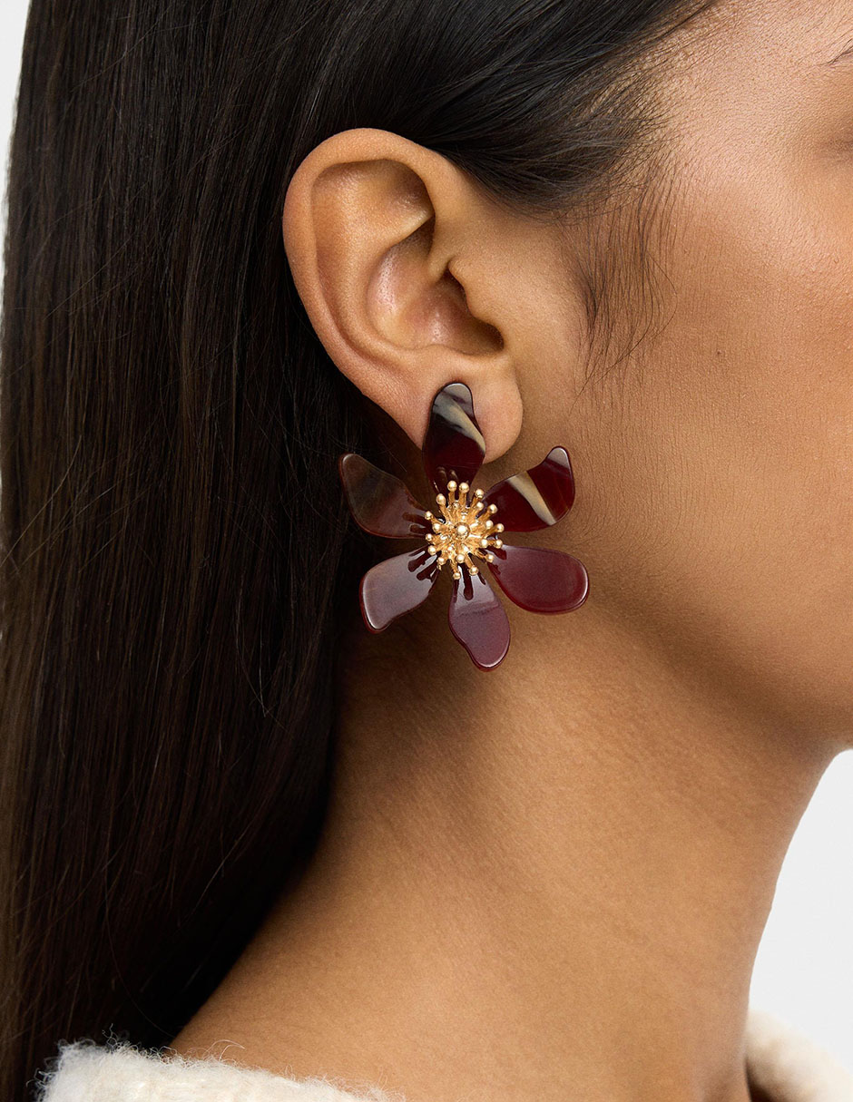 Aretes cortos con acabado brillante 4