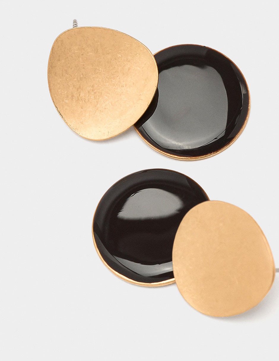 Aretes largos Parfois Petals con acabado brillante