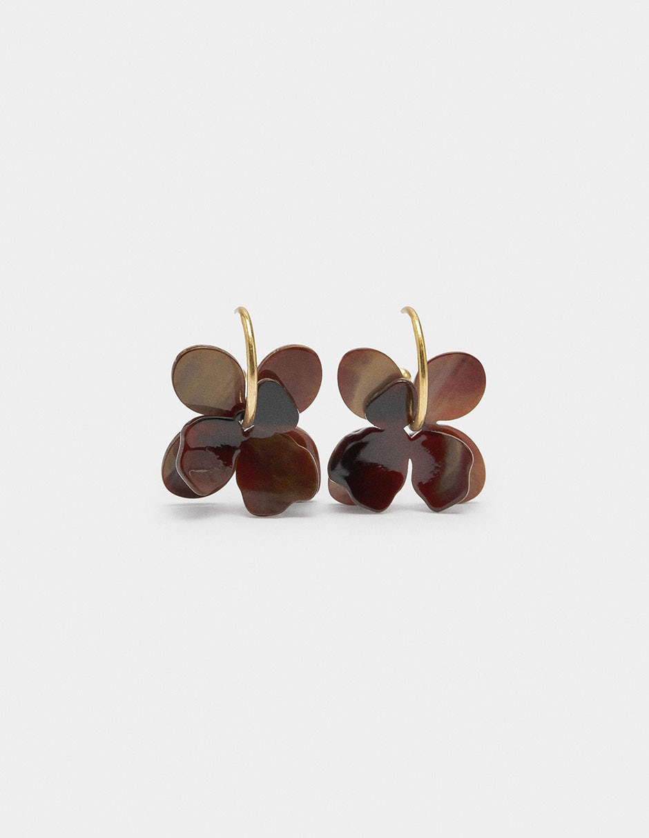 Aretes largos Trend con acabado pulido Aretes largos Trend con acabado pulido