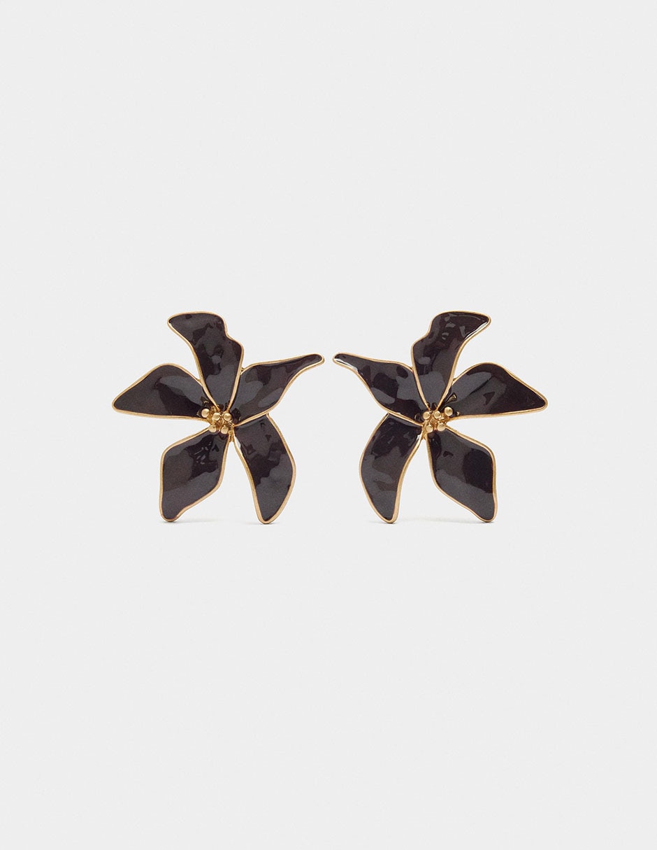 Aretes cortos Petals con acabado pulido Aretes cortos Petals con acabado pulido