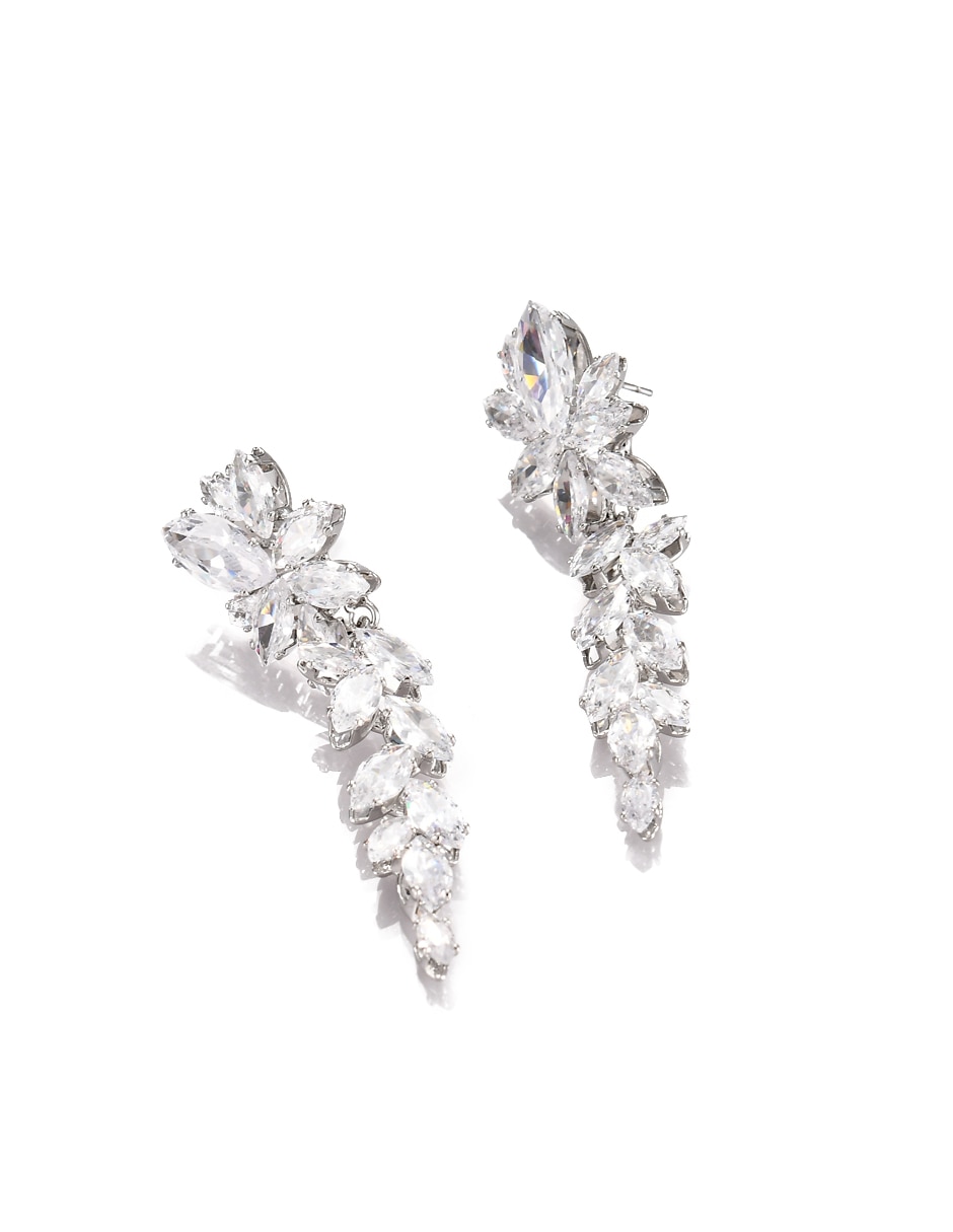 Aretes largos con acabado brillante cristal