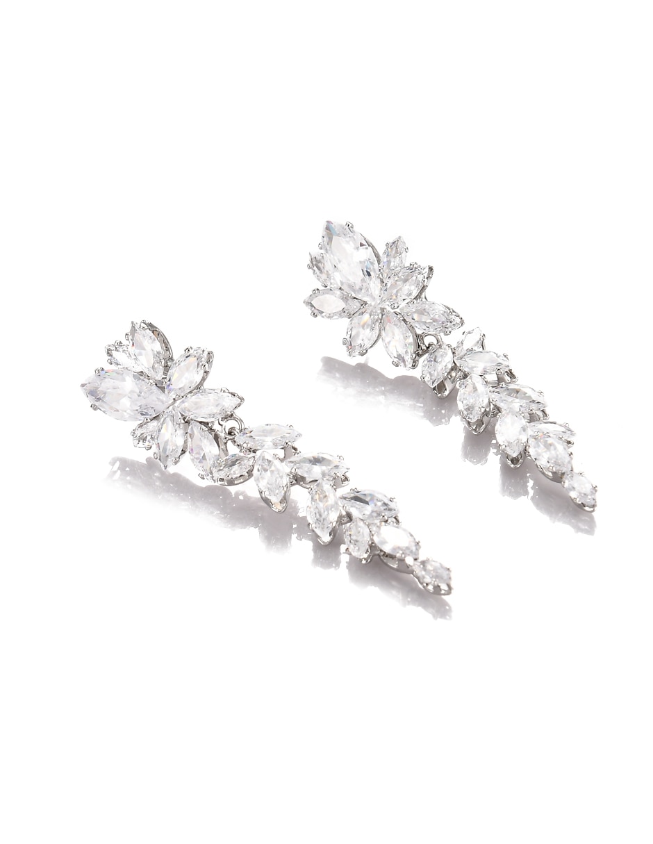 Aretes largos con acabado brillante cristal