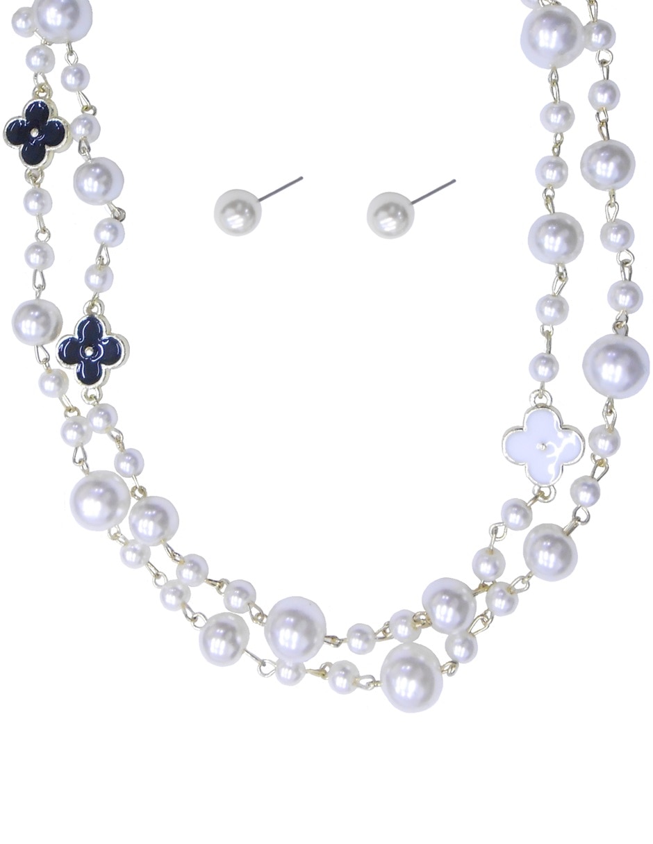 Aretes y collar
