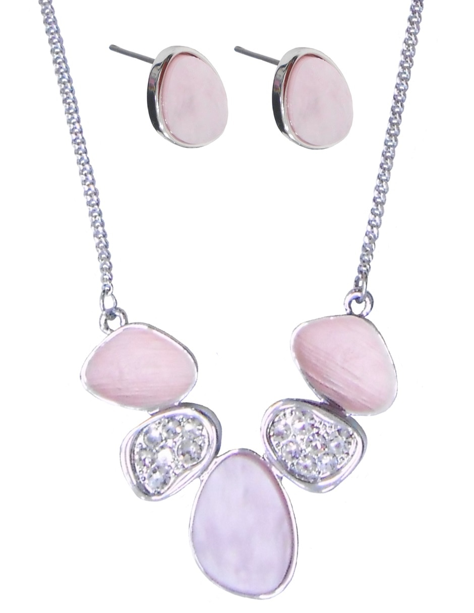 Aretes y collar Aretes y collar