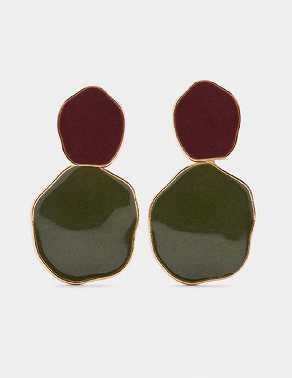 Aretes largos Maison Clay con acabado brillante