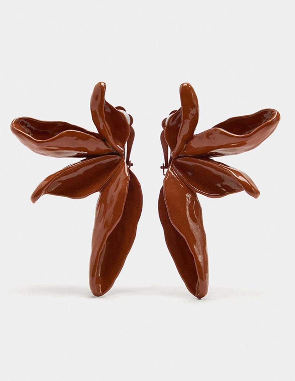 Aretes Petals con acabado esmaltado Aretes Petals con acabado esmaltado