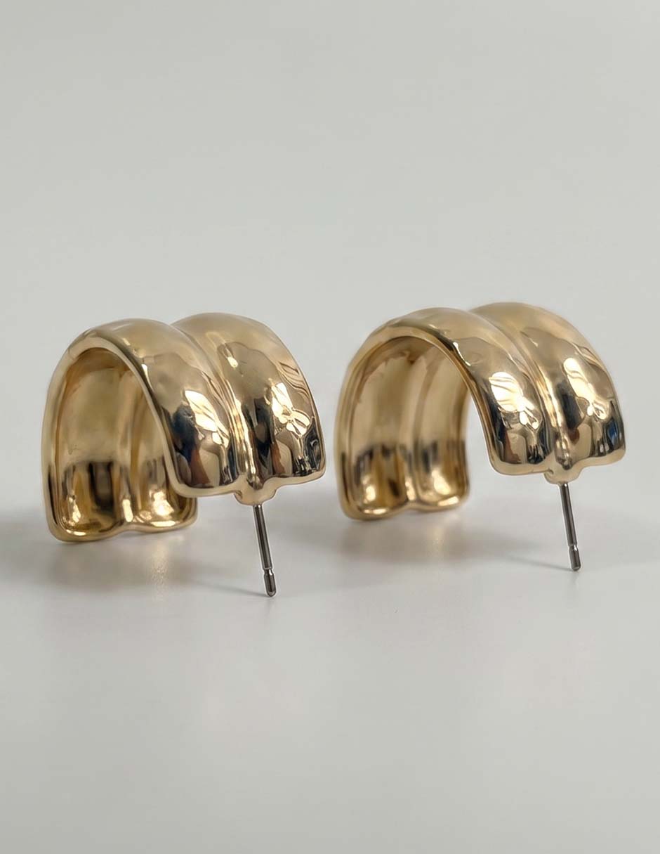Aretes de aro circulares con acabado brillante