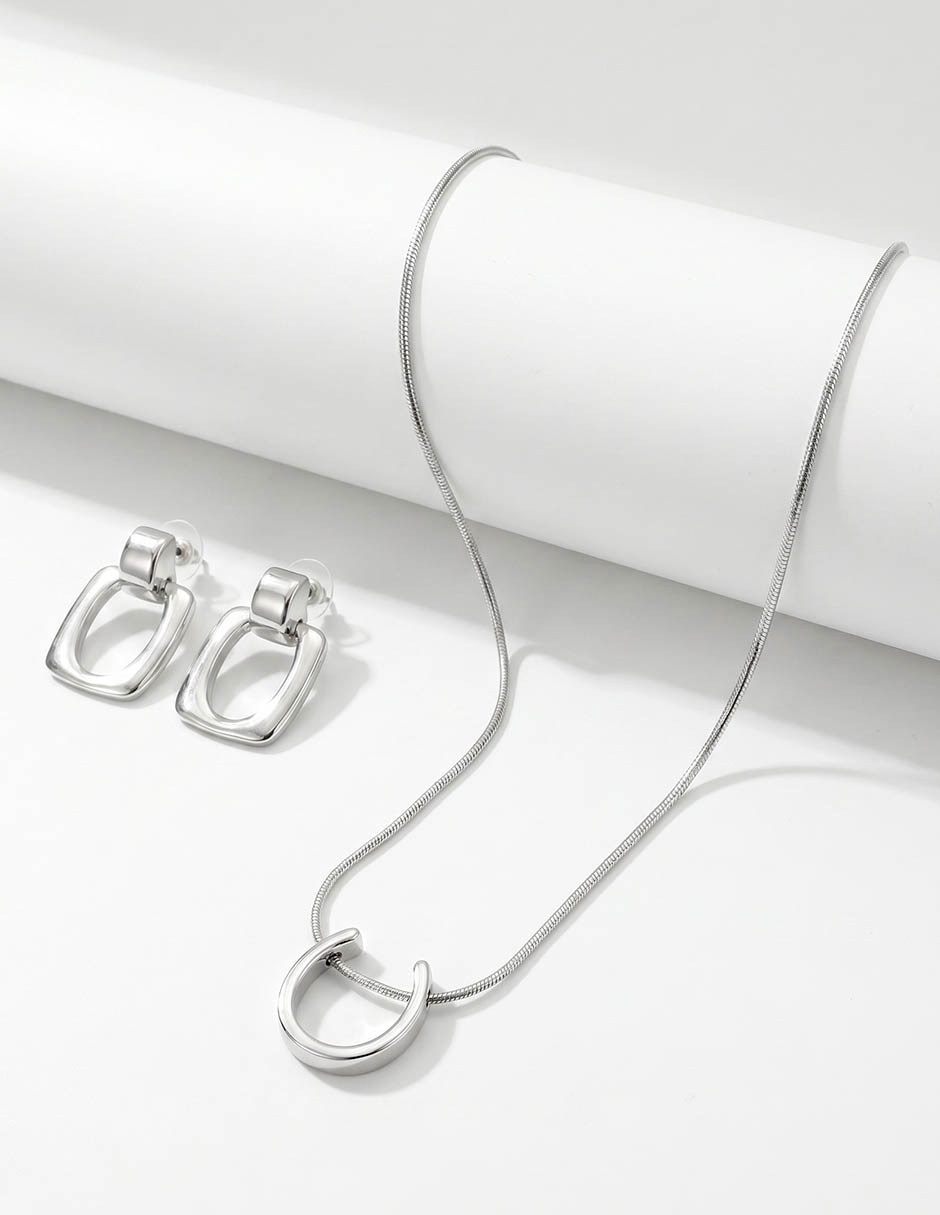 Set de aretes y collar 2