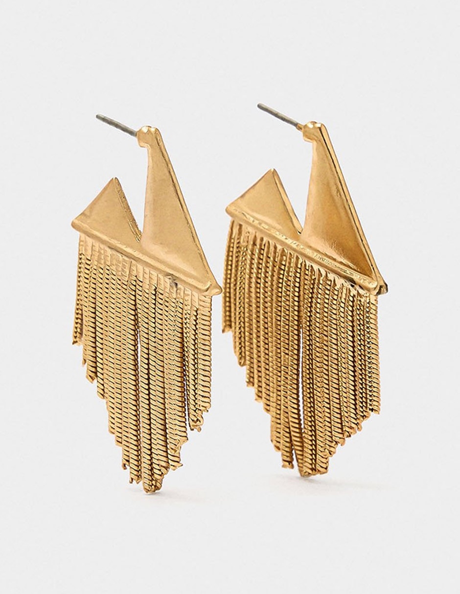 Aretes largos con acabado brillante