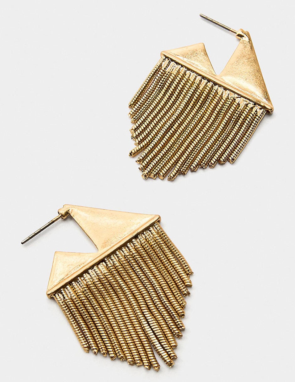 Aretes largos con acabado brillante