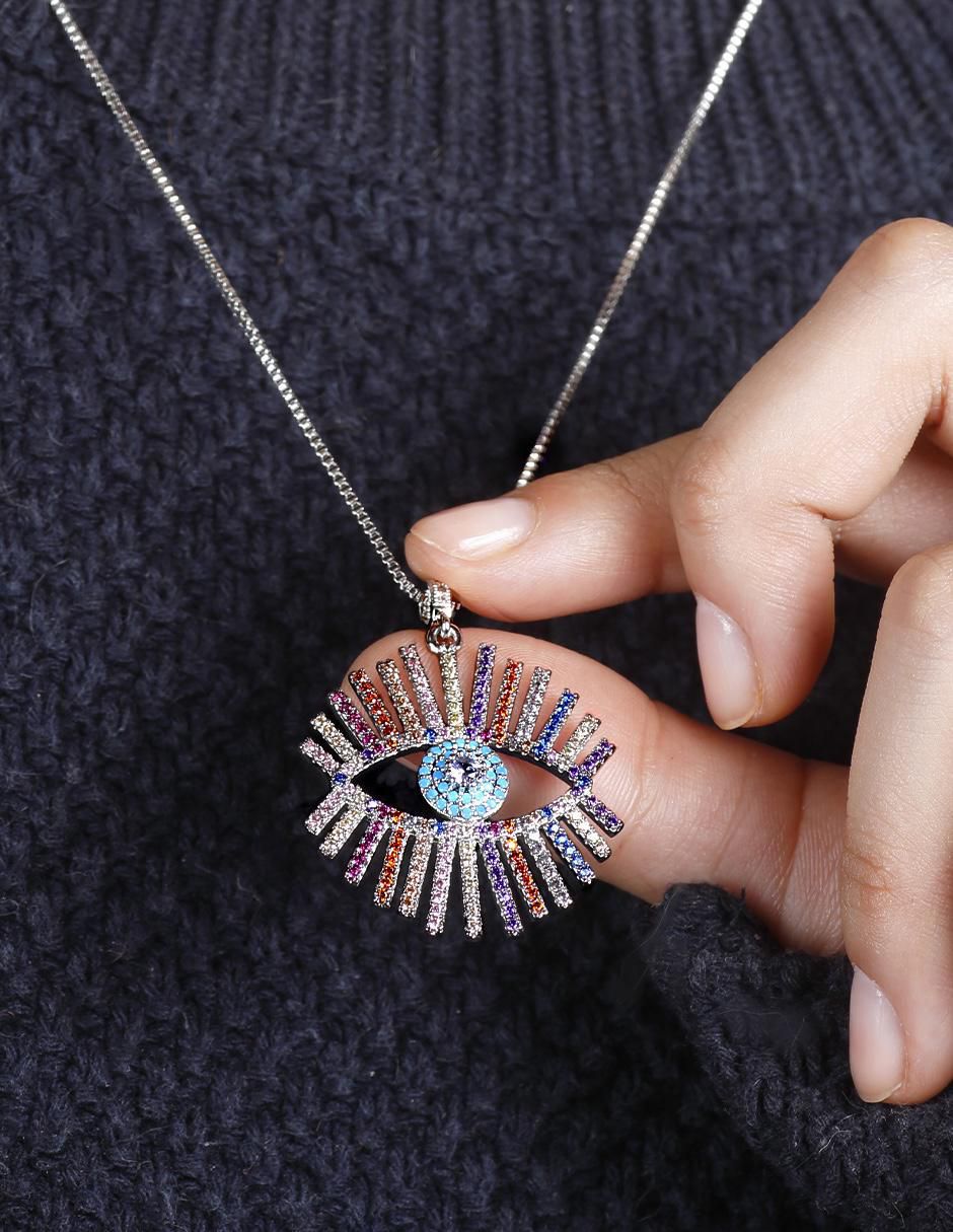 Collar con dije ojo Vigia 3