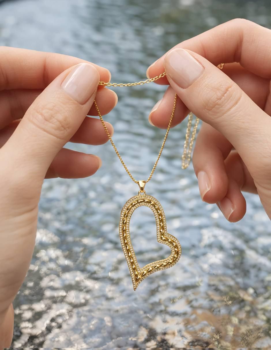 Collar con dije de corazón Eteria 6