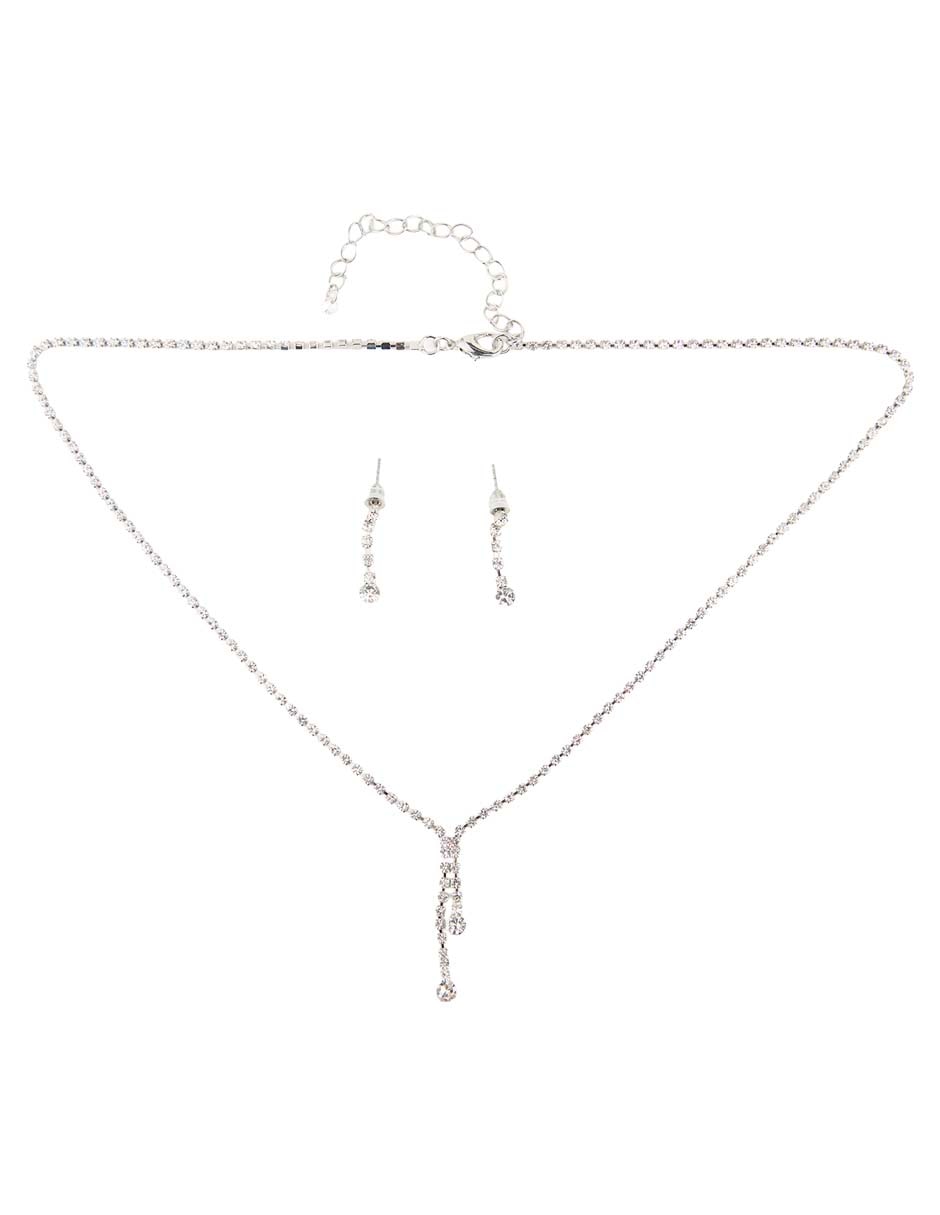 Aretes y collar Aretes y collar