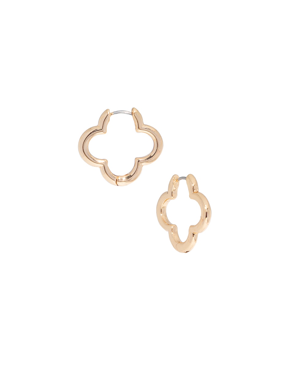 Aretes corto de trébol de metal con acabado lustre Aretes corto de trébol de metal con acabado lustre
