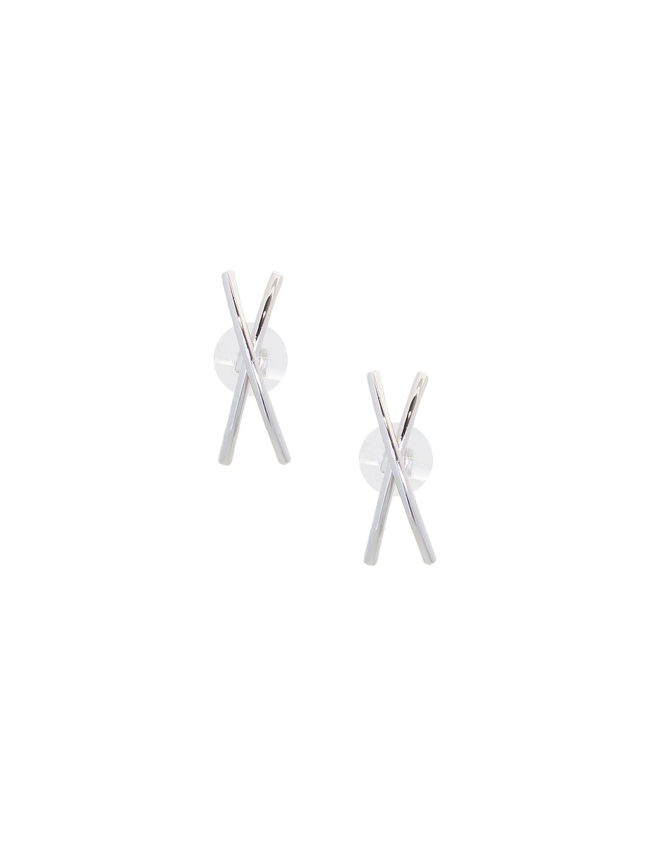 Aretes cortos letra x de metal con acabado lustre Aretes cortos letra x de metal con acabado lustre