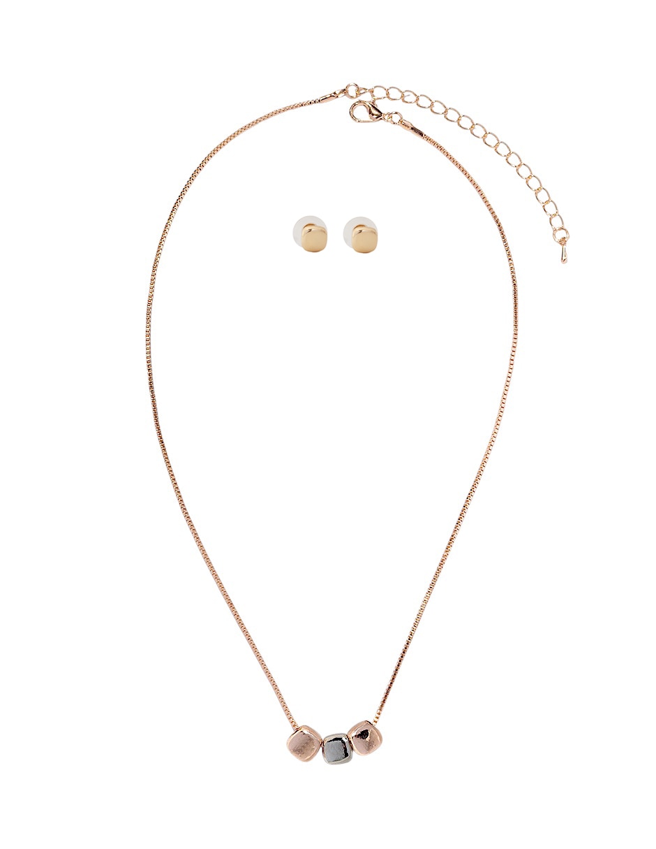 Set de collar y aretes Sin Familia No aplica de Metal Sin kilataje Sin gema