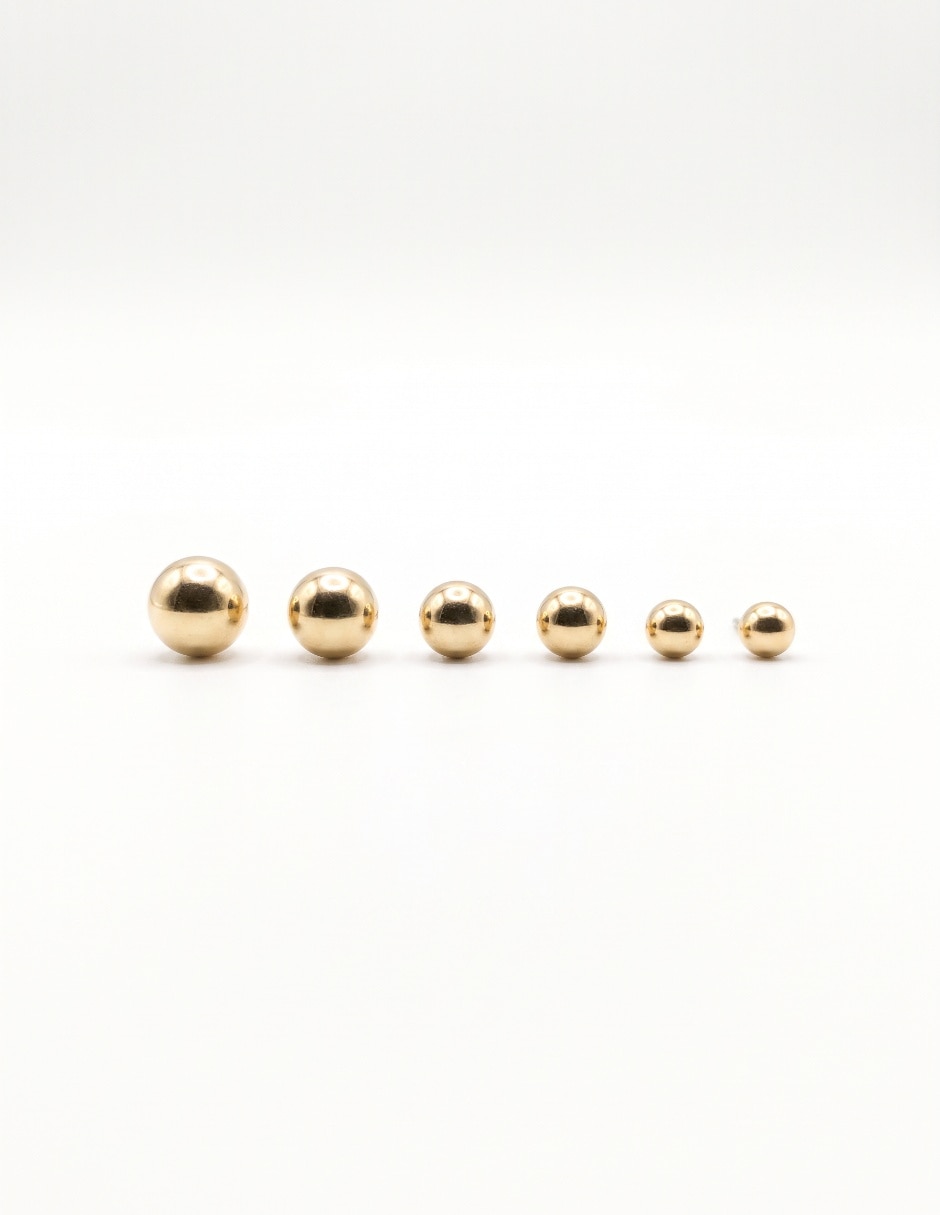 Set de aretes corto con acabado brillante Set de aretes corto con acabado brillante