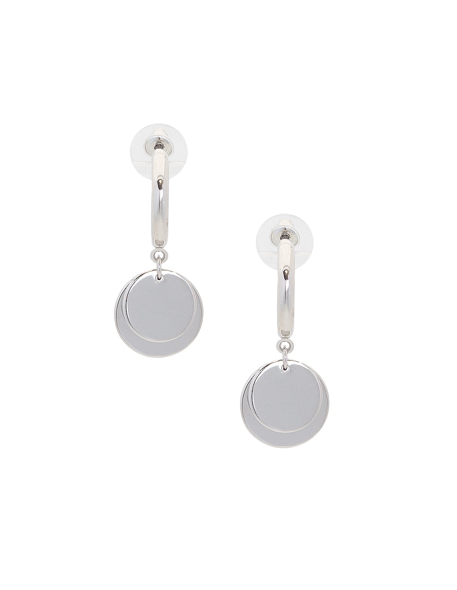 Aretes cortos de metal con acabado lustre Aretes cortos de metal con acabado lustre