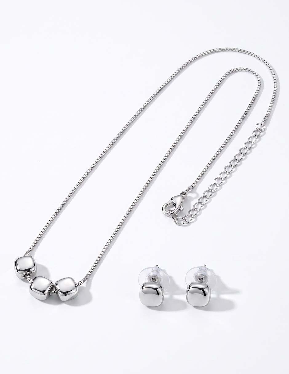 Set de collar y aretes 2