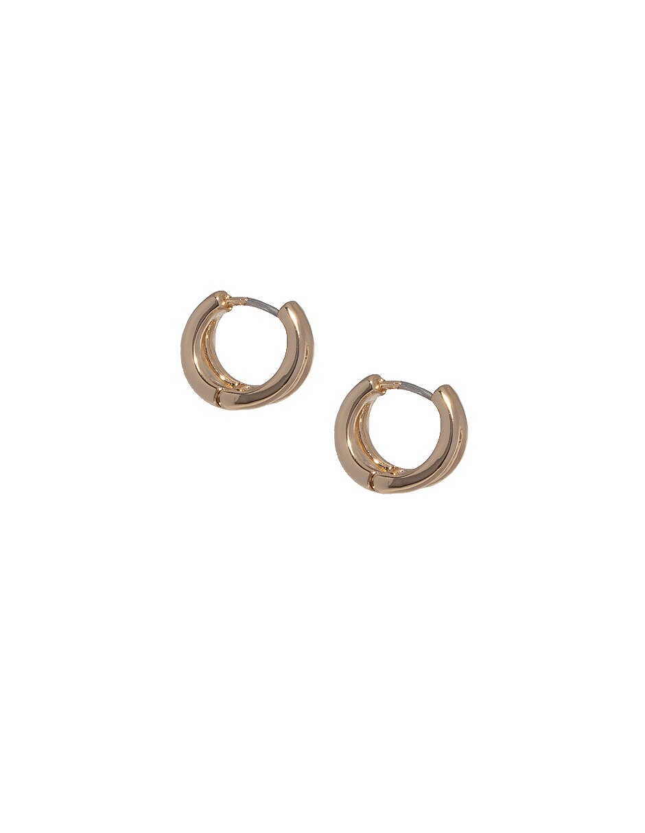 Set aretes cortos de metal con acabado lustre 2