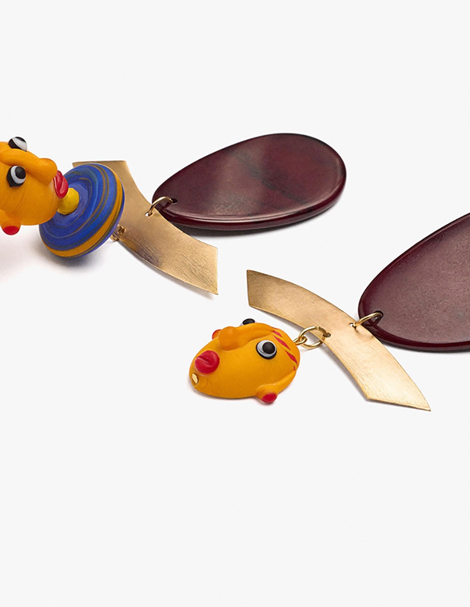 Aretes largos masked con acabado mate 2