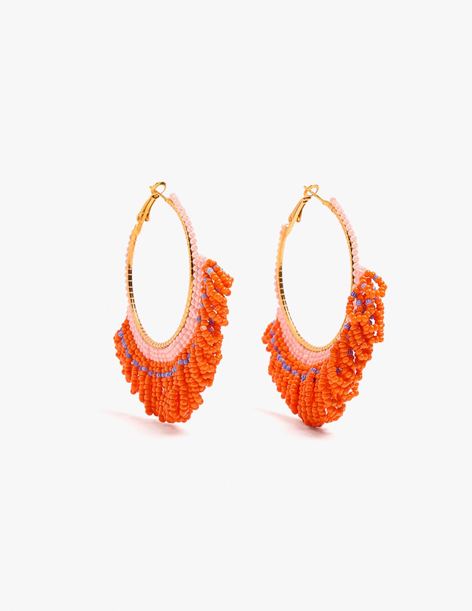 Aretes largos tutti block con acabado mate