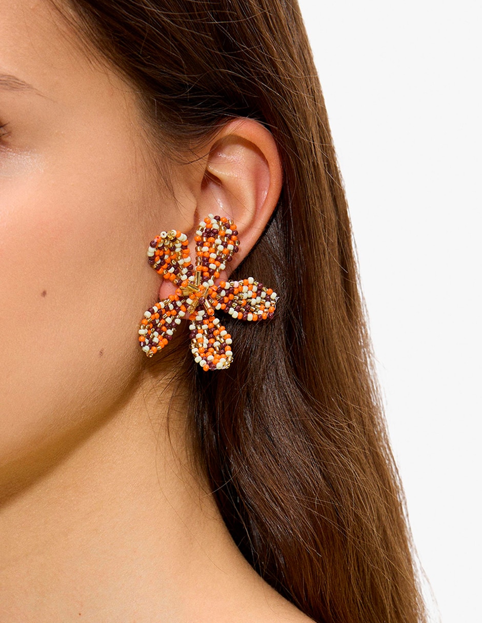 Aretes largos tutti block con acabado mate 3