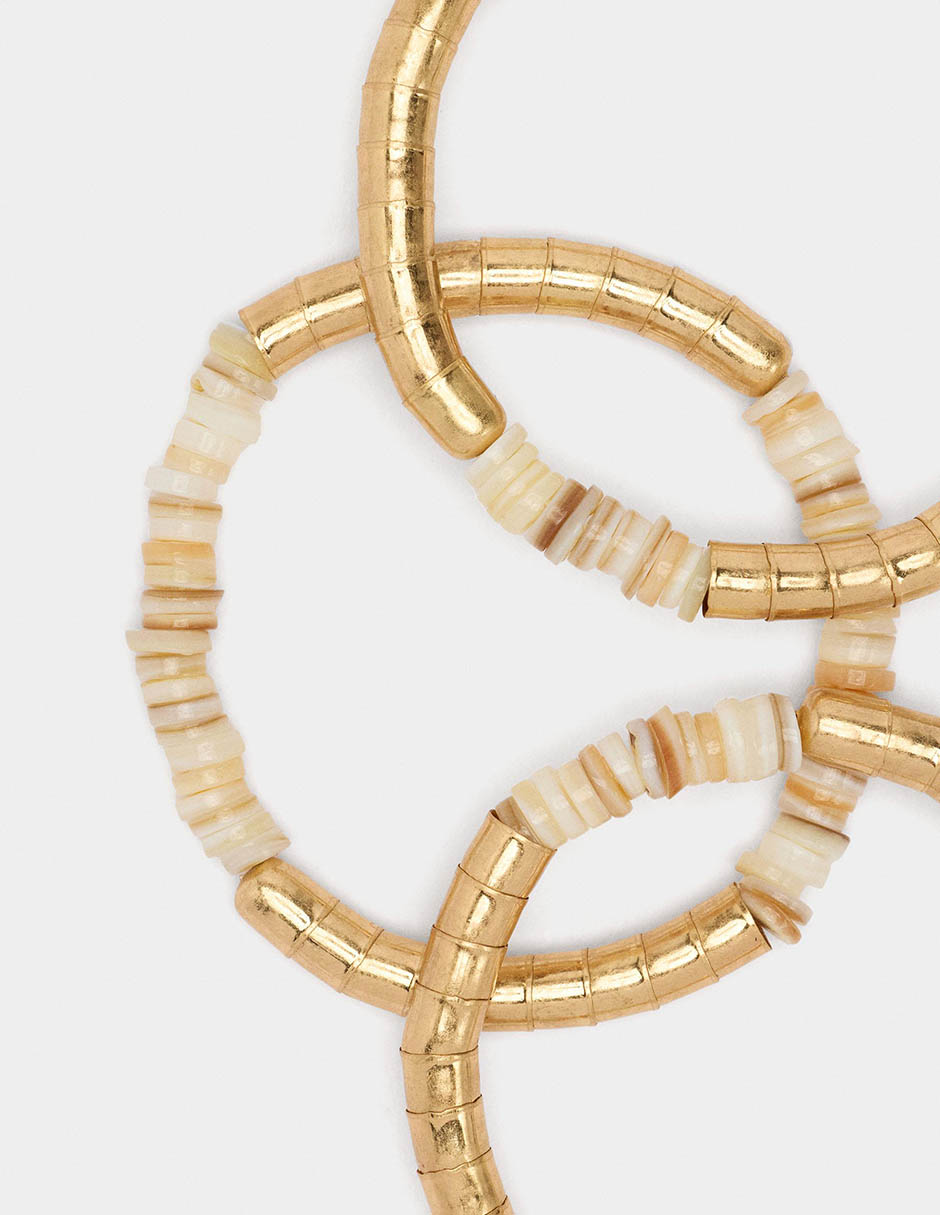 Pulsera con golden basics 2