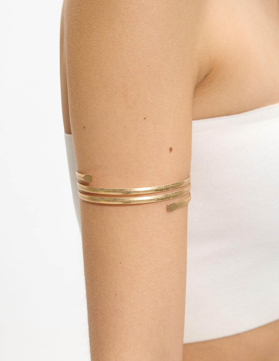 Pulsera de hierro con golden basics 3