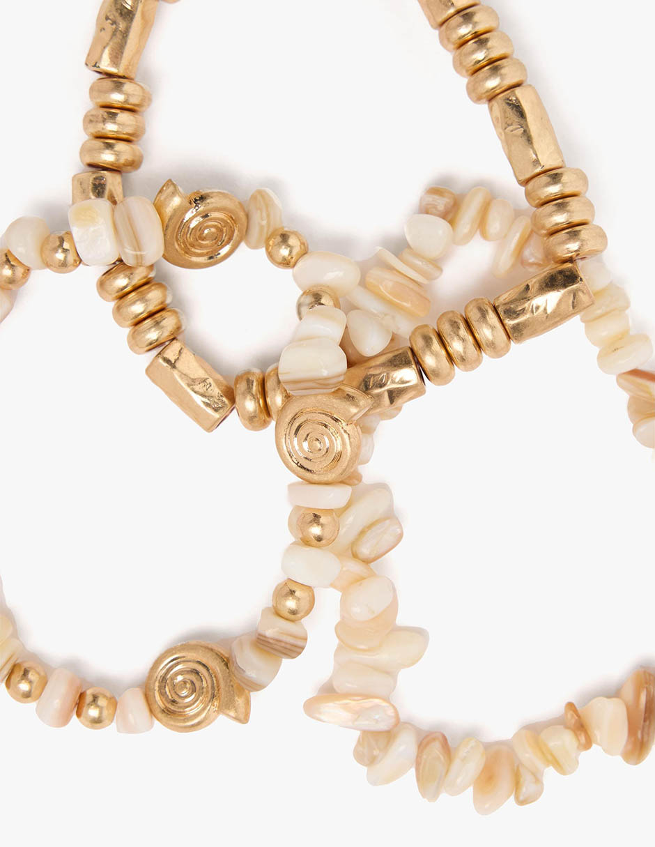 Pulsera con golden basics 2
