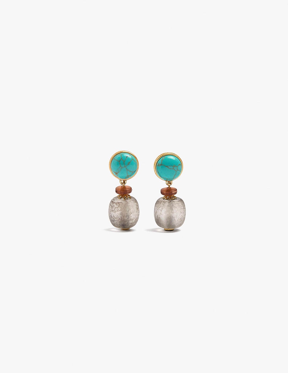 Aretes largos charmy con acabado mate Aretes largos charmy con acabado mate