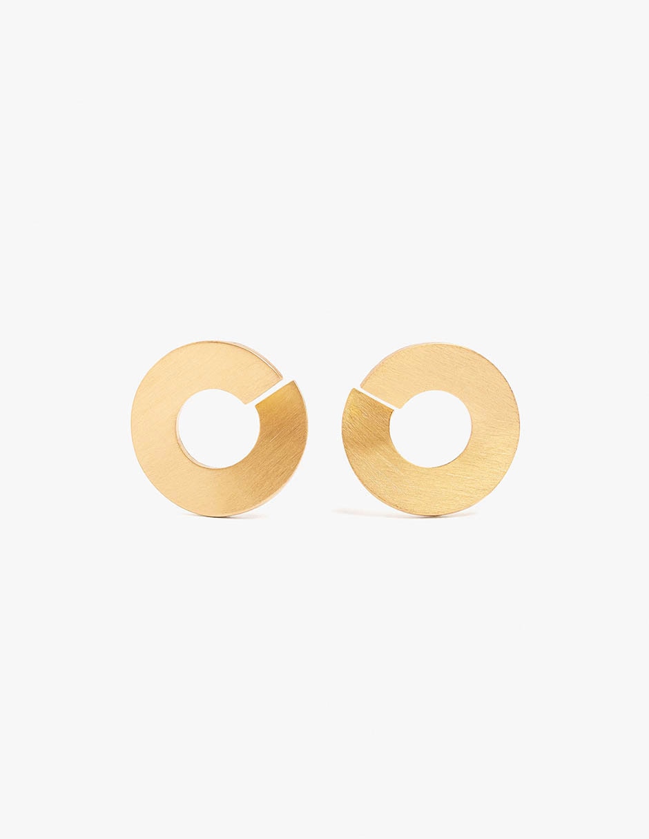 Arete Golden delicates con acabado mate